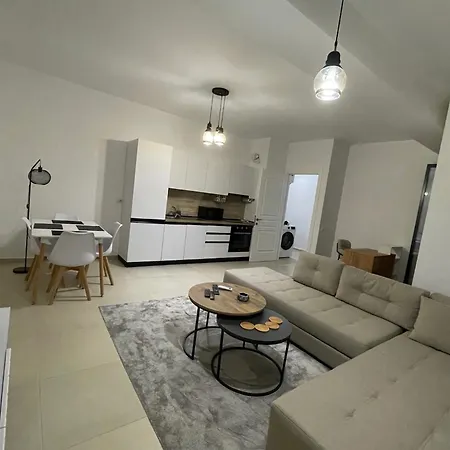 Ama's Flat 2